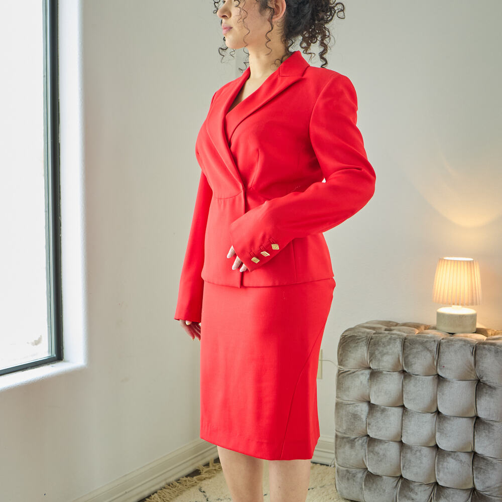 Gianni Versace Women's Red Skirt Suit Size 42 Gold Medusa Buttons Vintage